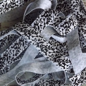 WhiteBlackDamaskPFE